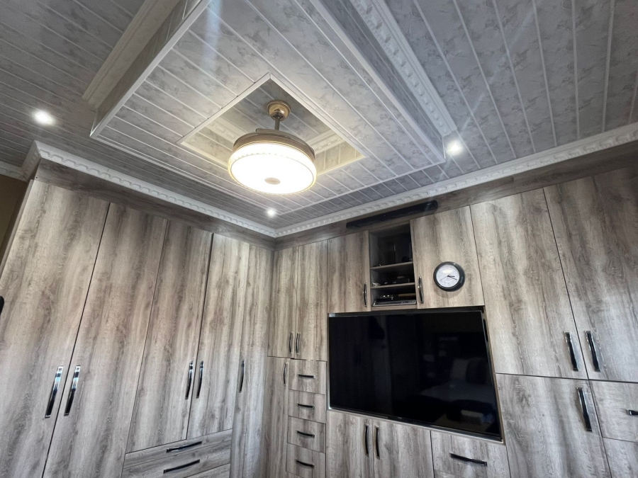 6 Bedroom Property for Sale in Rosemount Eastern Cape